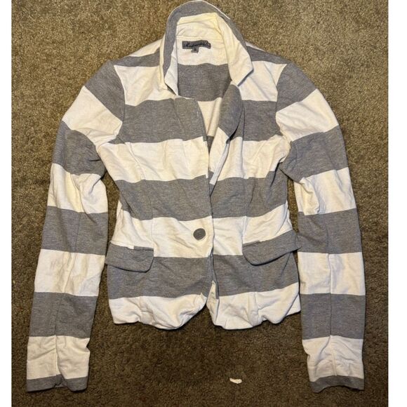 Size Medium Grey and White Striped Sweater Blazer - Picture 2 of 6